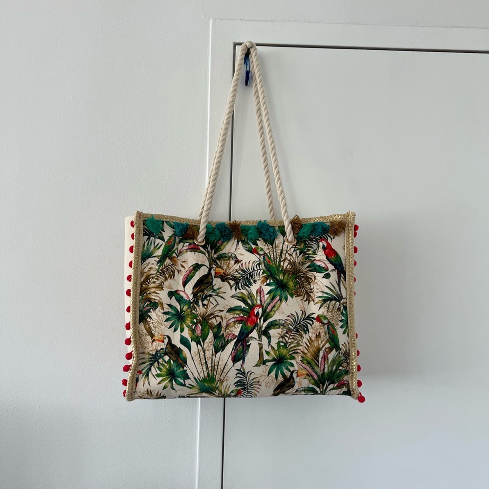 Calzedonia Beach Tote Bag with Tags